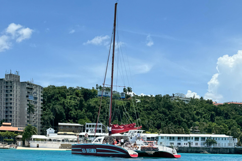 Montego Bay: Crucero privado en catamarán con snorkel