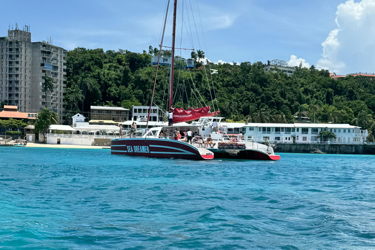 Montego Bay: Crucero privado en catamarán con snorkel