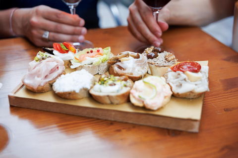 Venice Food Tasting Tour: Bites, Wine, Dinner & Local Guide