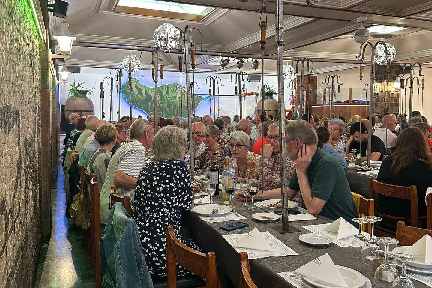 Madeira:TypicalShowFolklore Evening.included.Dinner transpt