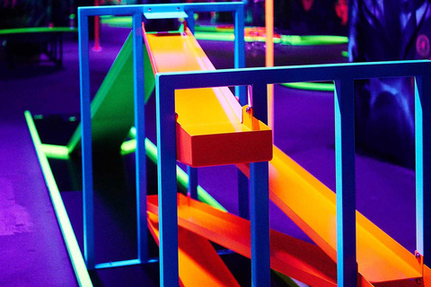 Innsbruck: 3D Mini Golf with Dazzling Light Effects