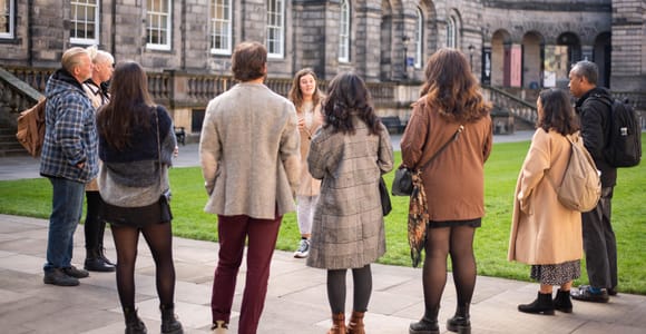 Edinburgh: The Complete Guide to the Old and New