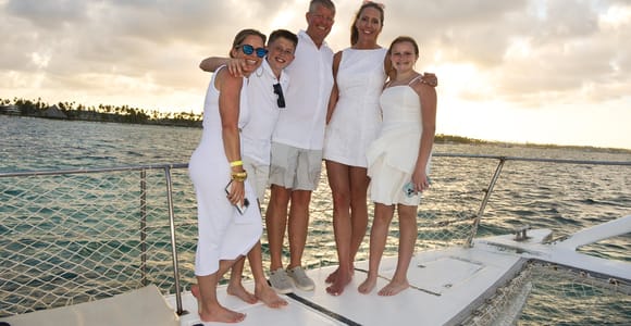 Punta Cana: Private Sunset Cruise with Seafood & Champagne