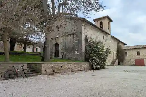 Truffle trail between Gubbio and Pietralunga: an e-bike tour combining taste and history