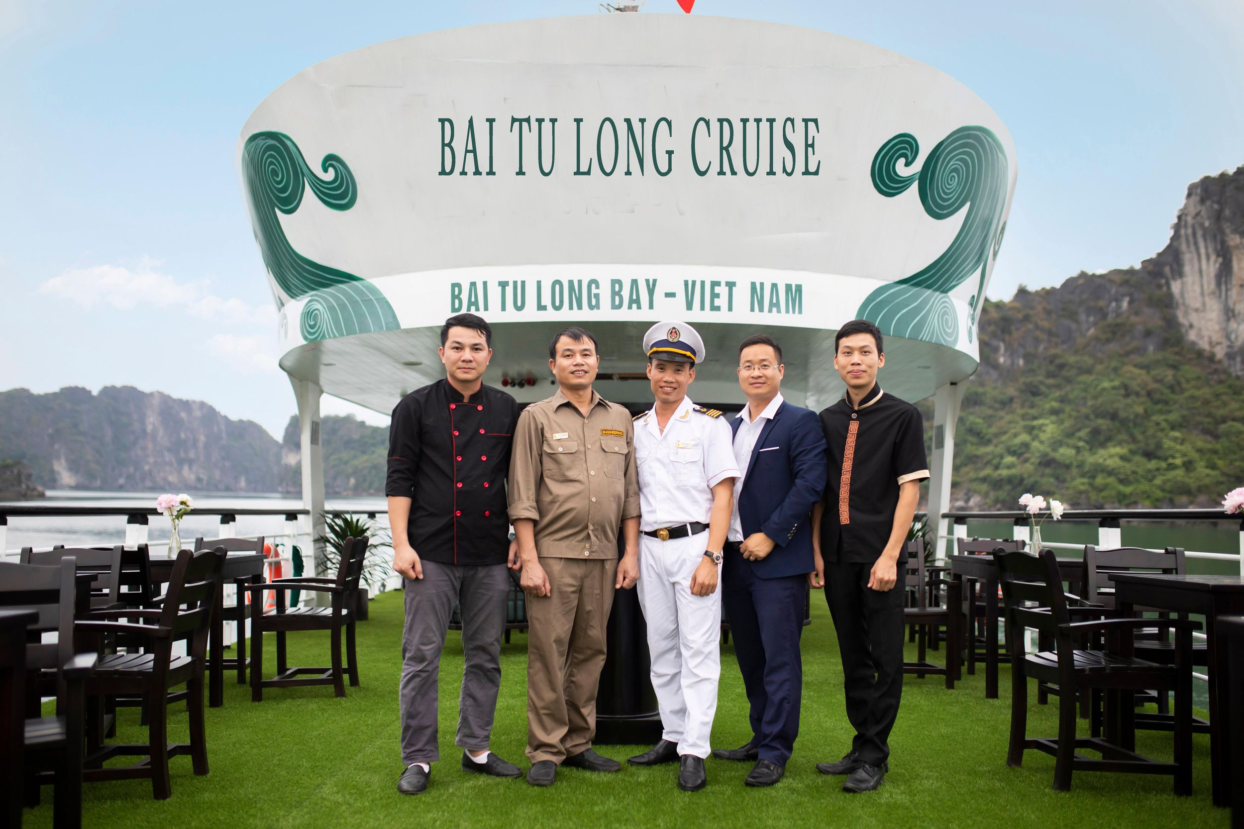 Hanoi: Weniger touristische Schiffstour in der Bai Tu Long Bay mit Mahlzeit & Kajak
