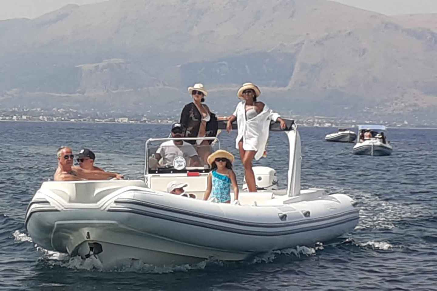 Palermo: 9-hour dinghy tour, snorkel masks, drinks and snacks