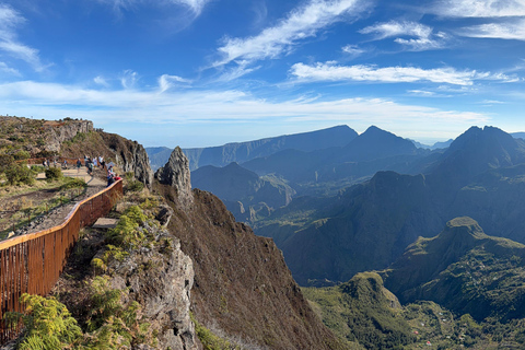 Réunion Island: Guided Grand Bénare Hike via Maïdo