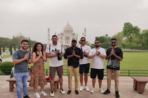 Delhi para Agra: Excursão ao Taj Mahal ao nascer do sol com trasladosTour particular saindo de Délhi - Carro, guia, ingressos e refeição 5 estrelas