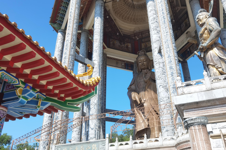 Penang Guided Day Tour with Georgetown, Batik & Beach Sunset