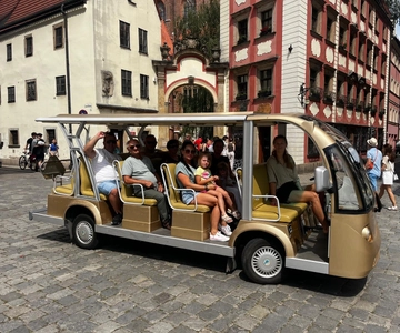 Wroclaw: City Tour Sightseeing By Golf Cart Shared Or Privat