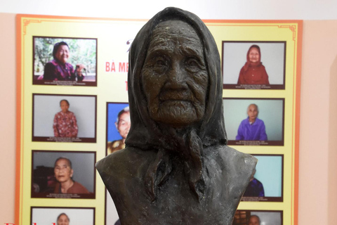 Hoi An: Bil till Tam Thanh Mural Village - Mother Thu Monument