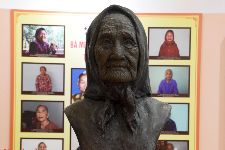 Hoi An: Bil till Tam Thanh Mural Village - Mother Thu Monument