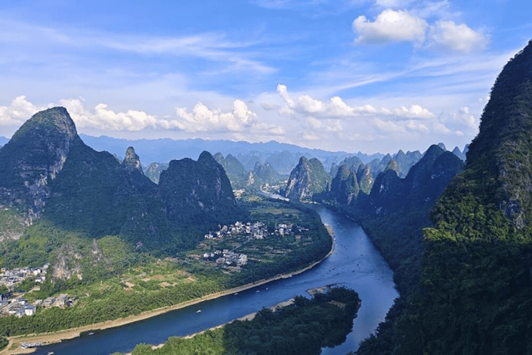 Guilin: Li River Cruise, Yangshuo & Xianggong Hill Day Tour