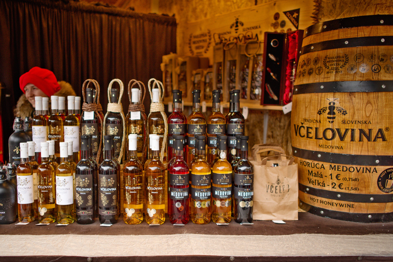 Bratislava: Christmas Market Food Tour with Drinks