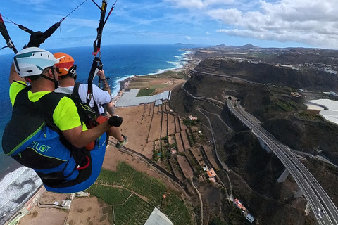 Gran Canaria: Paragliding Flight with Tapas & Pickup