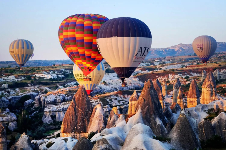 Göreme: volo in mongolfiera all&#039;alba della valle di Göreme con colazione