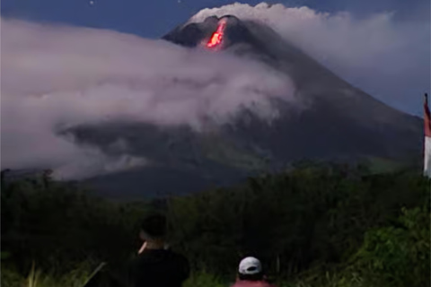 Merapi Volcano Lava Flow Seeing Night Trip with Transfers Small Group - Without Hike