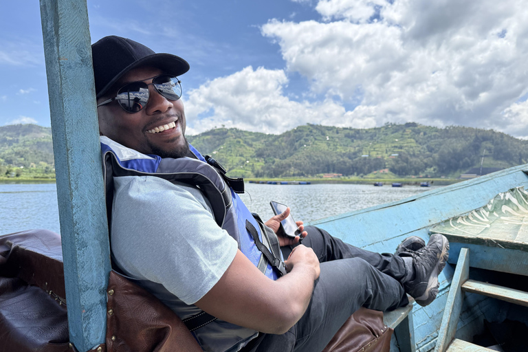 Musanze: Grotta Resort with swimming pool, jacuzzi, cave visit, Twins Lake Option 3 — Bigogwe Tour (in addition to options 1 and/or 2)