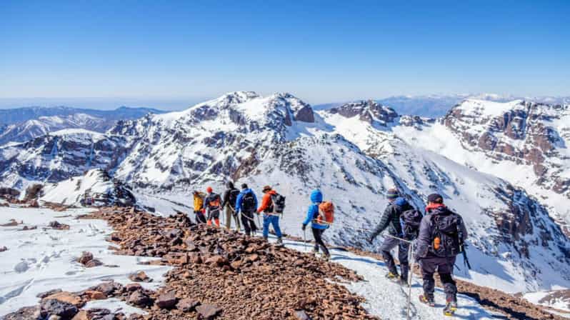 Marrakech : randonnée de 2 jours au Toubkal et 1 nuit avec prise en charge à l'hôtel - trekking