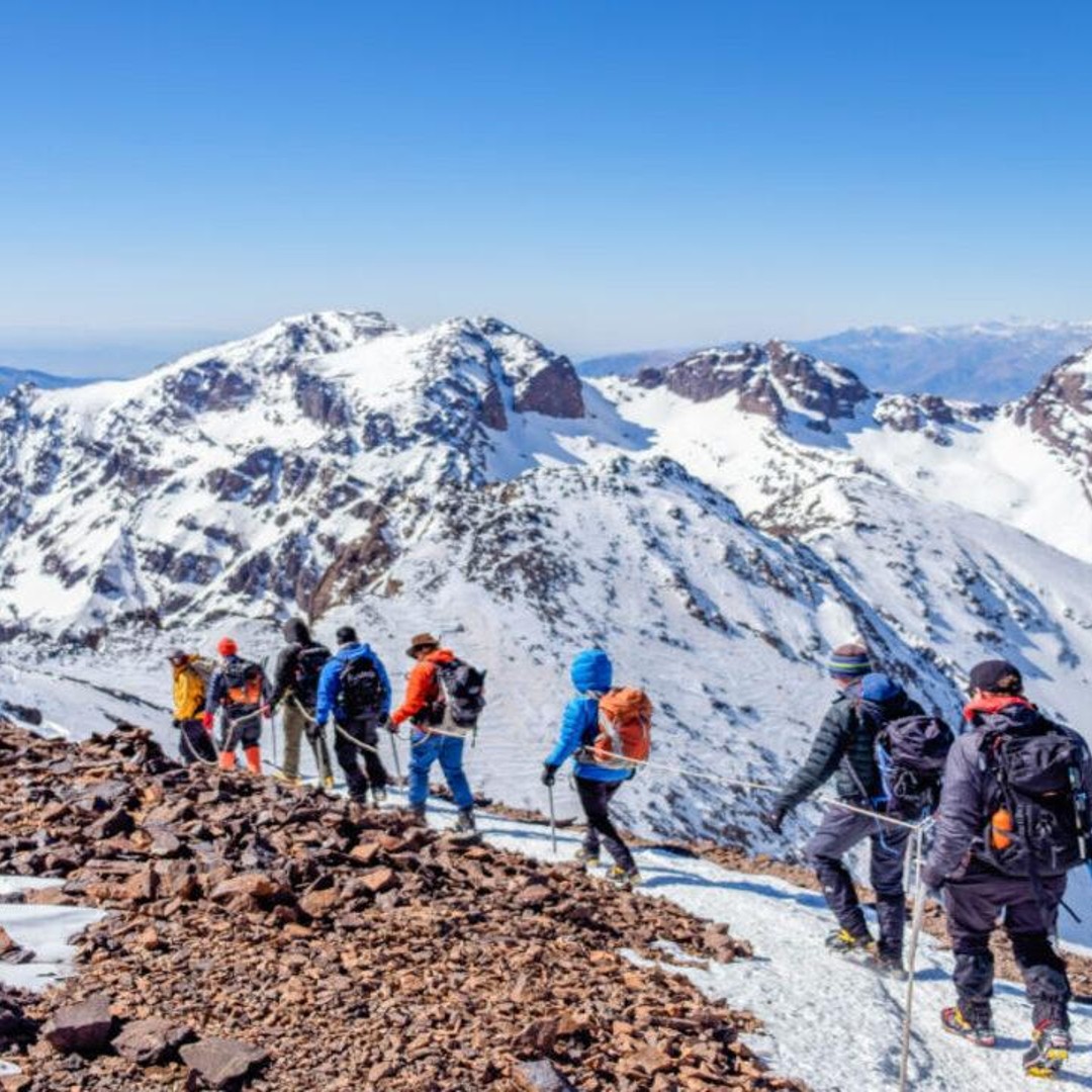 Marrakech : randonnée de 2 jours au Toubkal et 1 nuit avec prise en charge à l'hôtel - trekking