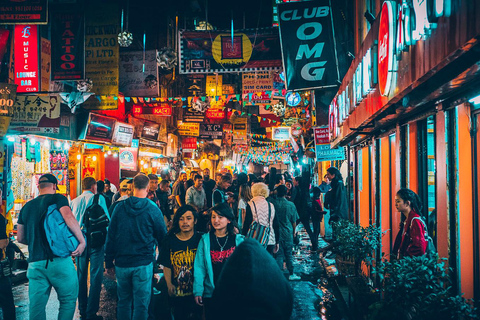 Esplora la vita notturna di Thamel: tour culturale in risciòScopri la vita notturna di Thamel: tour culturale in risciò