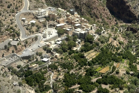 From Muscat: Nizwa & Jabal Akhdar with Multilingual Guide