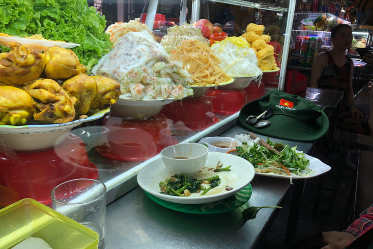Da Nang: Tour a piedi del cibo come un localeFoodtour nascosto a Danang: Mangia come un abitante del luogo con i vietnamiti