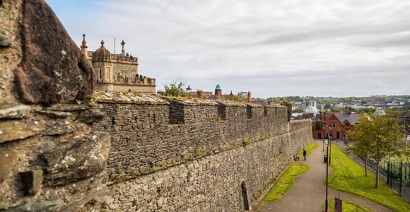 From Belfast: Private Walled City of Derry & Donegal Tour