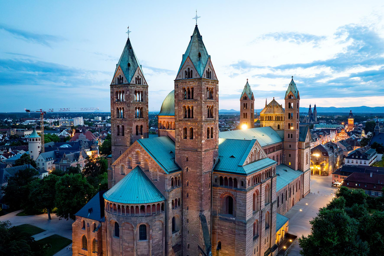 Cathédrale de Spire : la cathédrale dans l'obscuritéCathédrale de Spire : la cathédrale dans l'obscurité