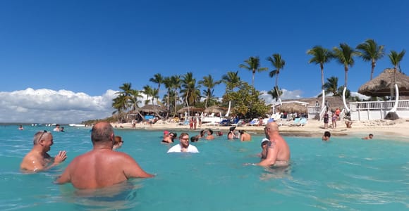 Punta Cana: Catalina Island Trip with Snorkeling