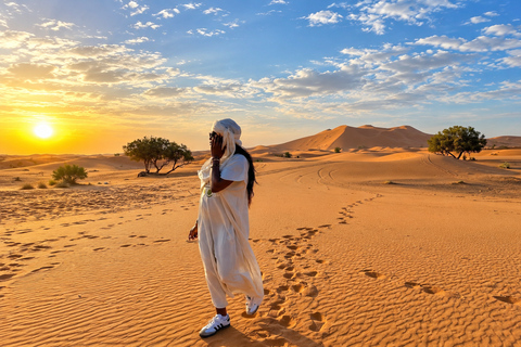 Fes to Marrakech: 4-Day Sahara Desert Tour & Camel Trek Private Sahara: 4-Day Luxury Tour & Guided 4x4 Adventure