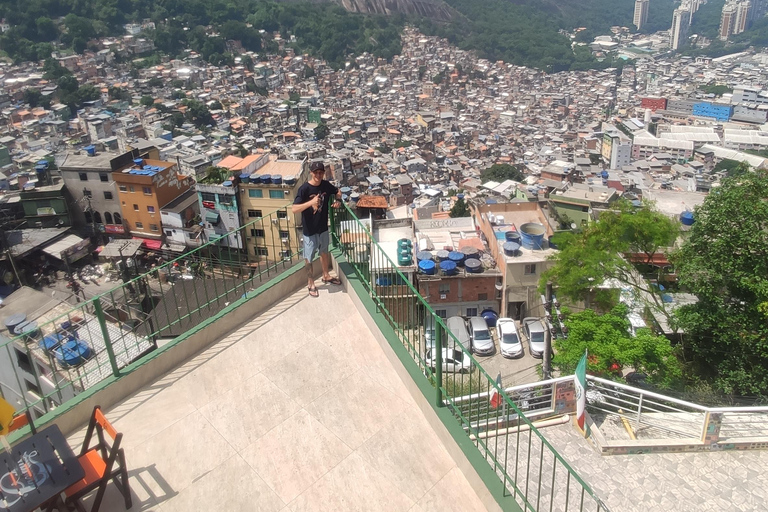 Rio de Janeiro: 2-hour tour of the Rocinha favela with a local guide