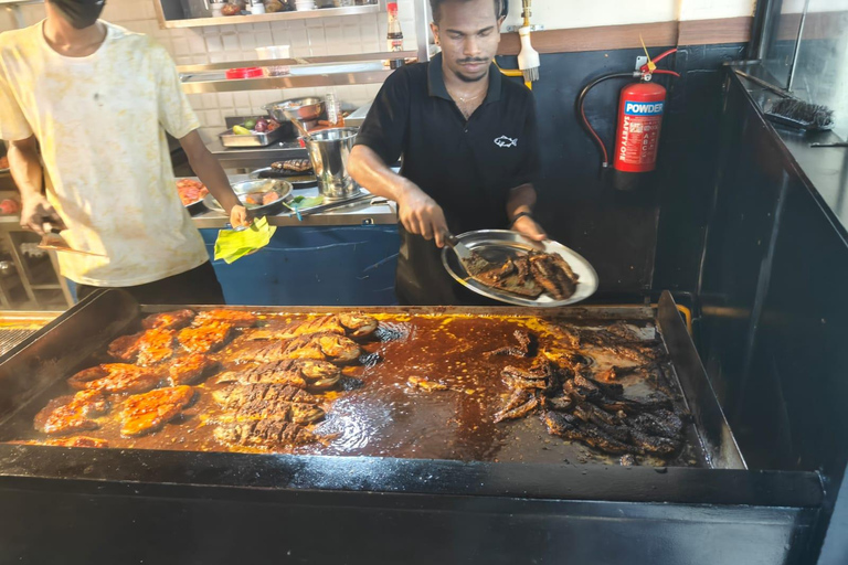 I sapori di Kochi: tour guidato con degustazione di cibo di stradaTour di gruppo: opzione vegetariana