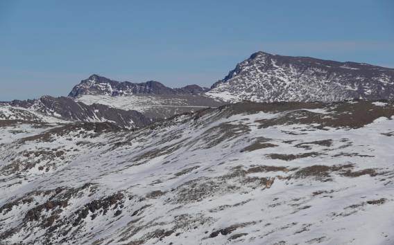 Sierra Nevada Wandererlebnis mit Steigeisen im Schnee