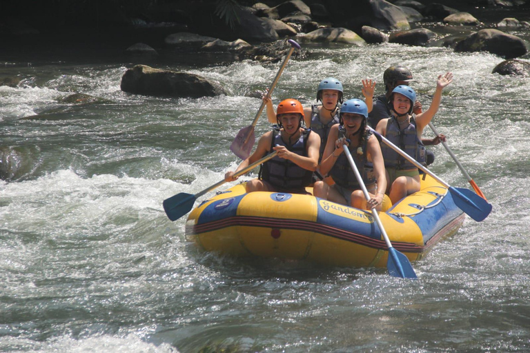 Yogyakarta: Merapi-Wanderung und Rafting-Tour auf dem EloYogyakarta: Merapi-Trekking und Rafting auf dem Elo