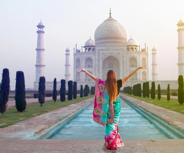 Taj Mahal Tour with Saree Experience ( Rental )