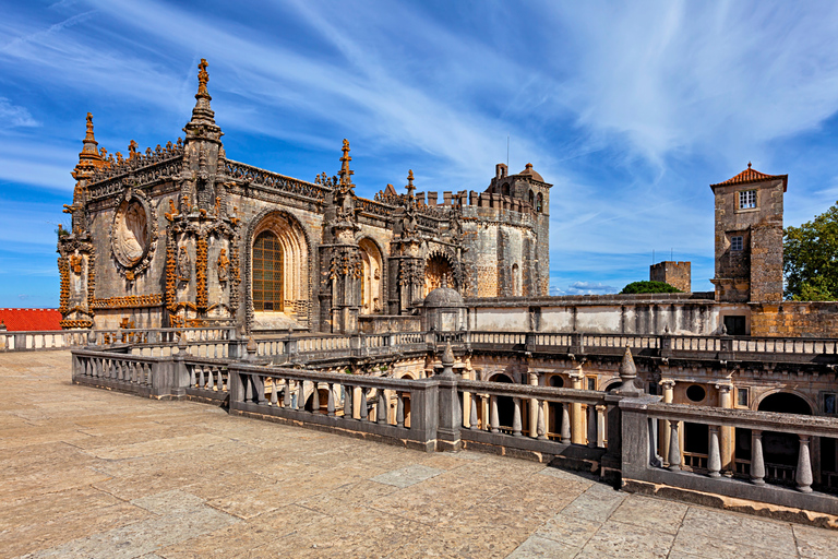 从里斯本出发：圣殿骑士路线 - 阿尔穆罗尔、托马尔和基督修道院独家私人之旅