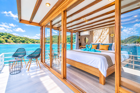 3-Day Komodo National Park Cruise with NK Superior Phinisi Master Cabin with Balcony, Ocean View - Highest cabin class