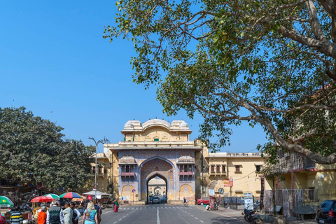 Jaipur: Tour guidato a piedi del patrimonio culturale Esplora il mercato localeTour guidato a piedi del patrimonio di Jaipur: esplora il mercato locale