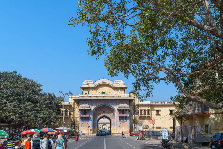 Wycieczka piesza z przewodnikiem po Jaipur Heritage: poznaj lokalny rynek