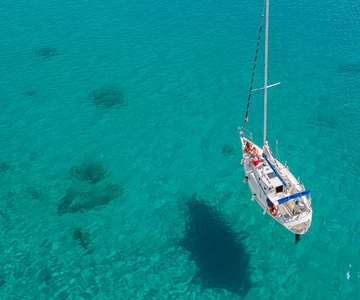 Cagliari: Devil's Saddle Sailboat Tour, Snorkeling and Drink
