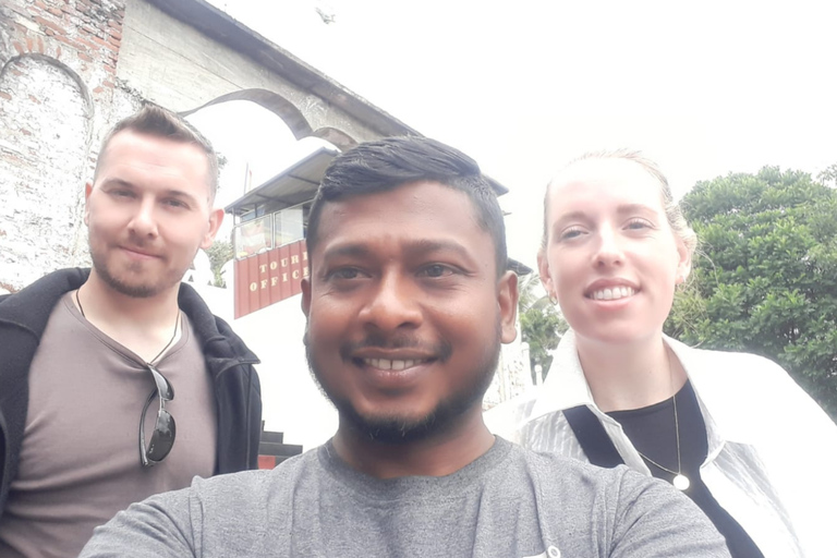 Kandy: Private Tuk-Tuk Tour with Cooking Class & Show