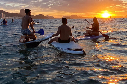 Río de Janeiro: Amanecer en la playa de Copacabana ...