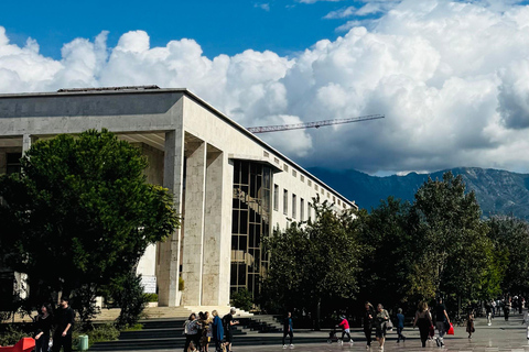 地拉那：本地导游带你快速徒步导览主要景点