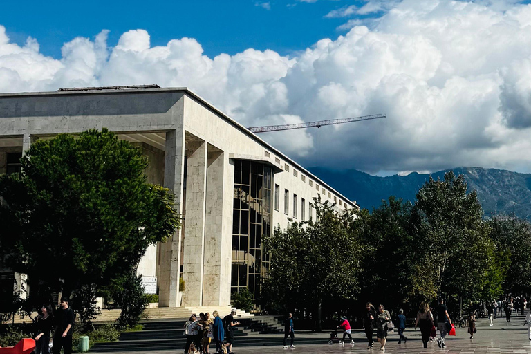 地拉那：本地导游带你快速徒步导览主要景点