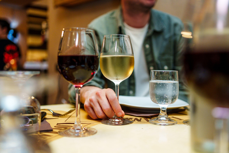 Roma Trastevere: Un tour gastronomico con pasto completo con un abitante del luogoRoma Trastevere: Un tour gastronomico completo con un abitante del luogo