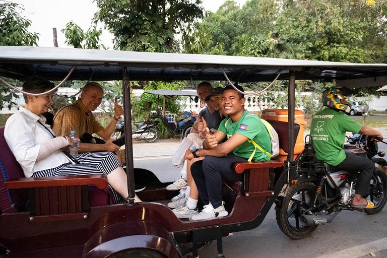 Tour mattutino del mercato e della gastronomia di Phnom Penh in Tuk Tuk