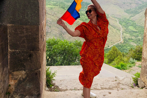 Yerevan: Vayots Dzor Private Tour with Geyser & Fortress