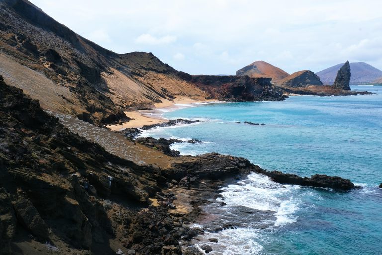Galápagos Explorer: Santa Cruz & Isabela 6-Day Adventure