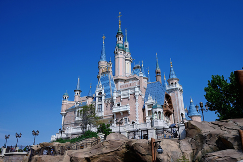 Shanghai: Disneyland Entry Ticket with Optional Fast Pass Dream 1-Day Package with 8 Attractions Skip-the-Line Access